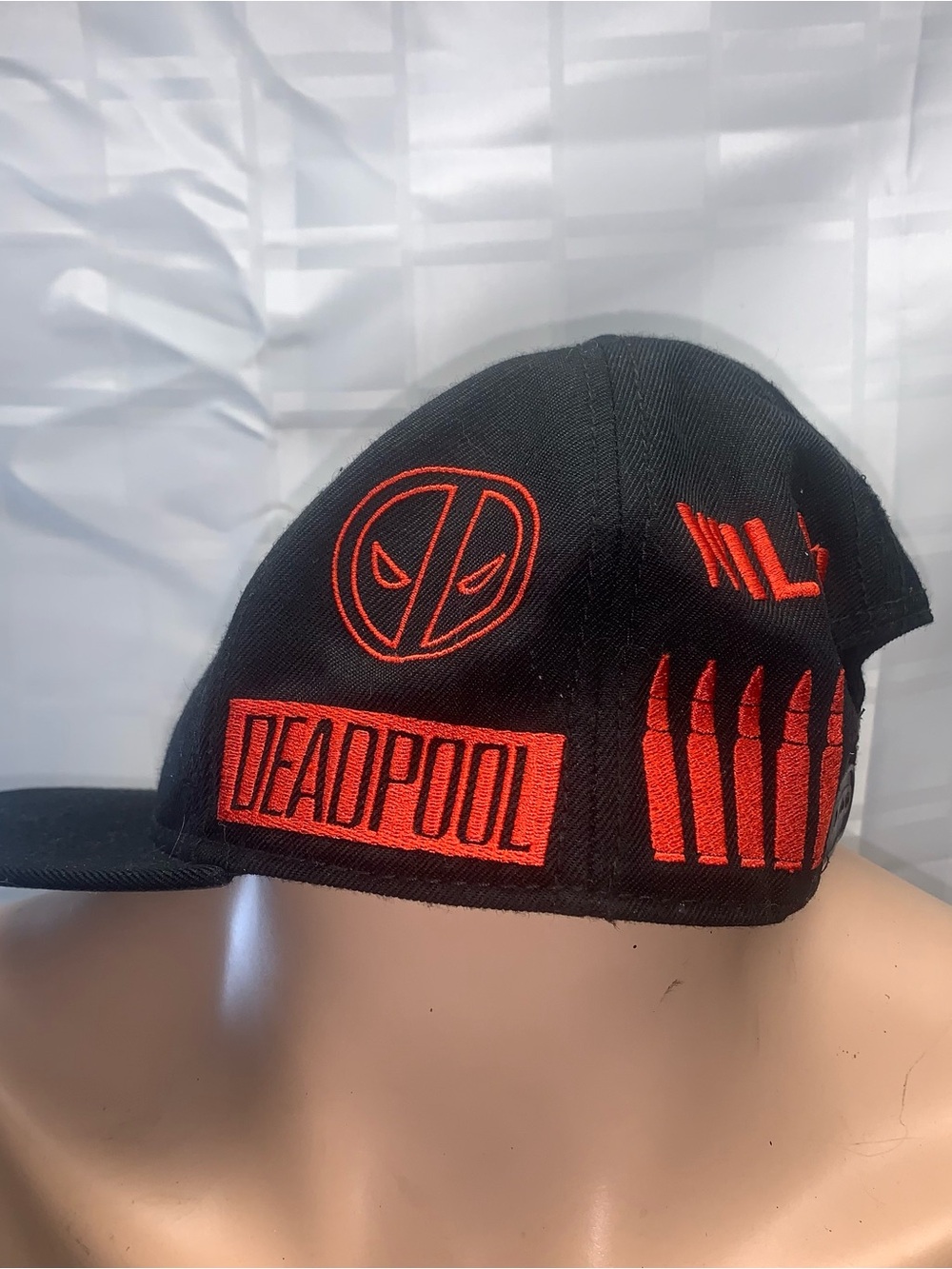 Deadpool SnapBack Hat - Picture 4 of 4